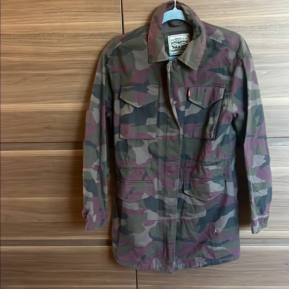 Levi’s camo cotton canvas coat, Size S